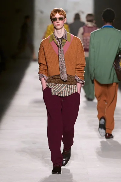 Look 23